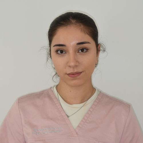 Damla Iserio, Tandartsassistente, Tandartspraktijk De Ceuster